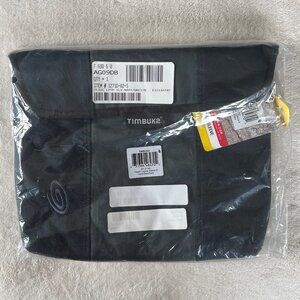 NWT Timbuk2 Laptop Sleeve Small in navy/gray/navy